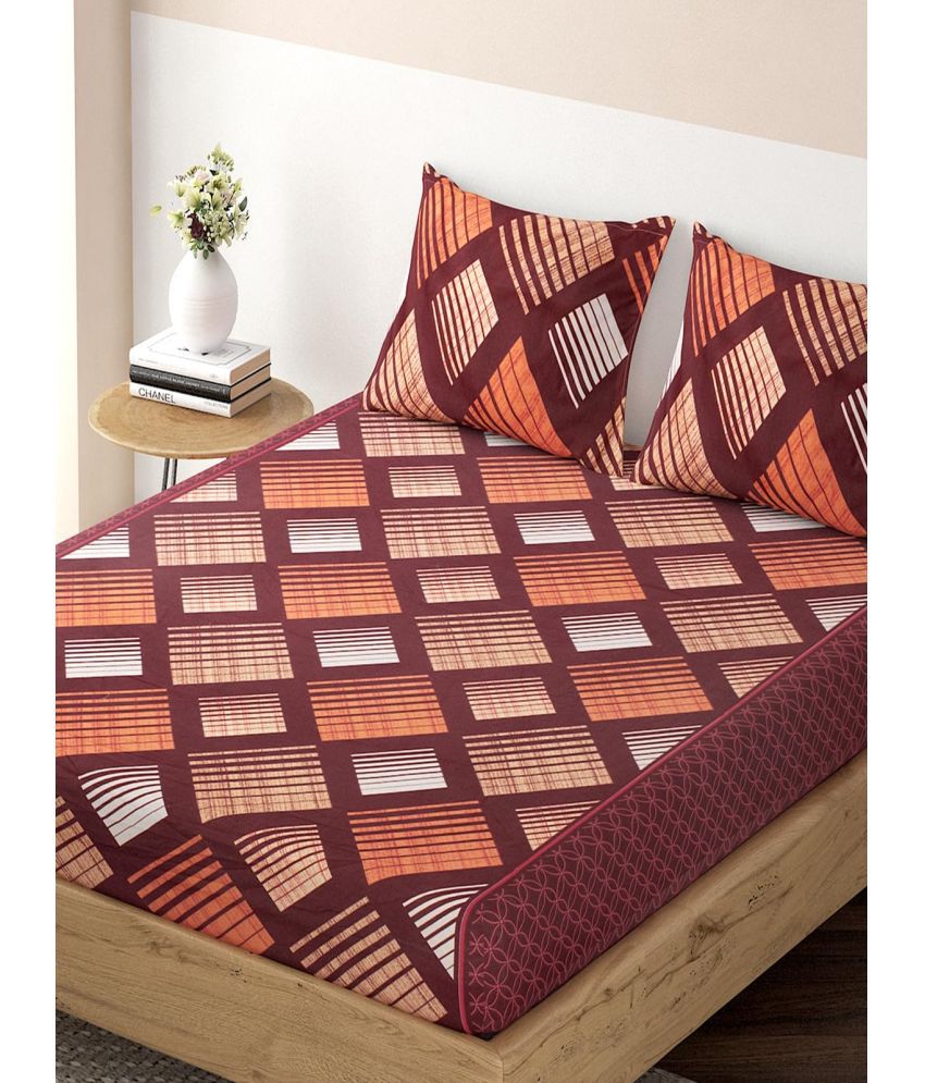     			HOKIPO Microfibre Geometric Fitted Fitted bedsheet with 2 Pillow Covers ( King Size ) - Red