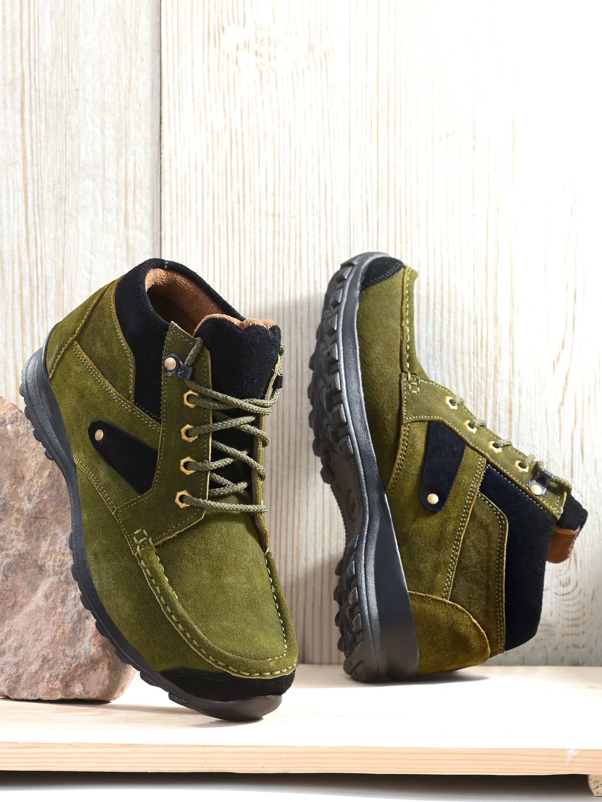     			Bucik - Olive Men's Trekking Shoes