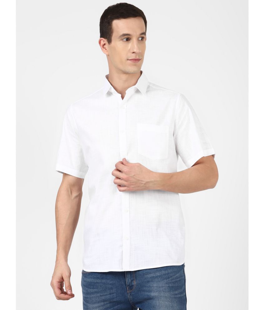     			UrbanMark 100% Cotton Regular Fit Solids Half Sleeves Men's Casual Shirt - White ( Pack of 1 )