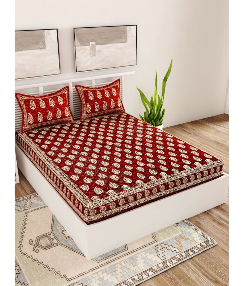     			HOMETALES Cotton Ethnic Double Bedsheet with 2 Pillow Covers - Maroon