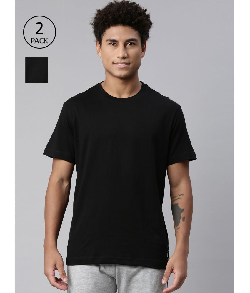     			Levi's Cotton Regular Fit Solid Half Sleeves Men's T-Shirt - Black ( Pack of 2 )