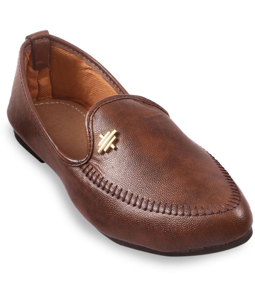     			Apratim Brown Men's Jutti