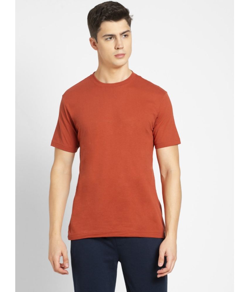     			Jockey 2714 Men's Super Combed Cotton Rich Solid Round Neck T-Shirt - Cinnabar