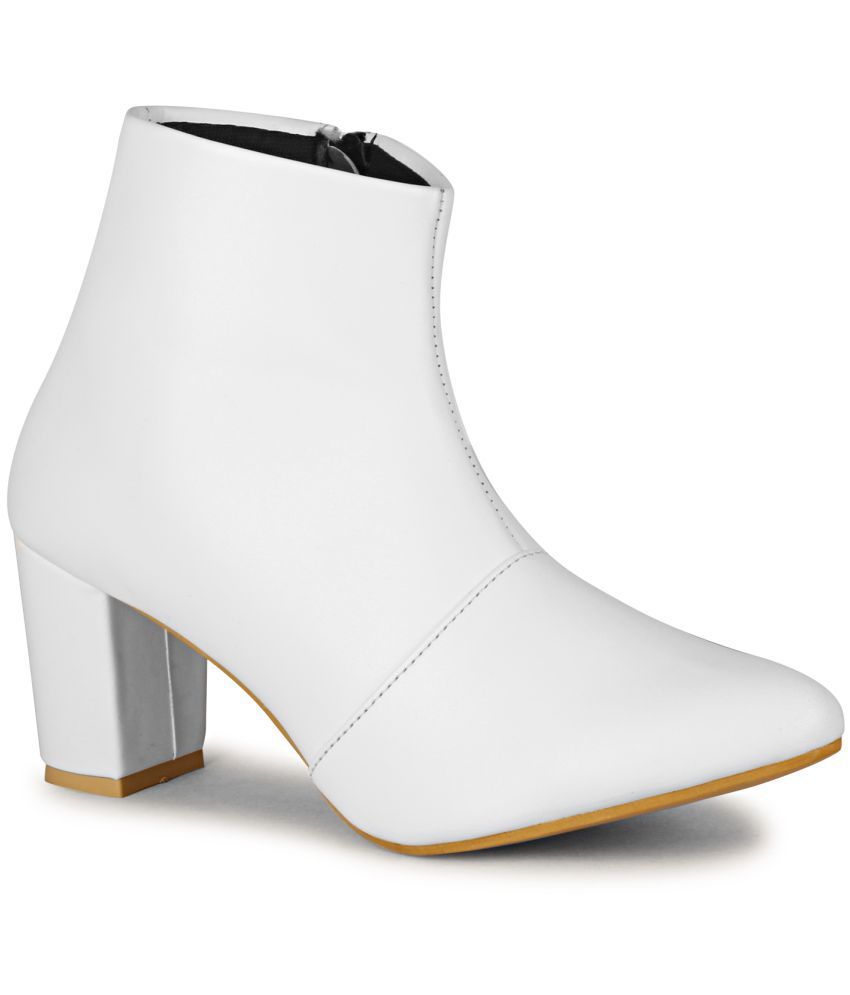     			Commander Shoes White Women's Ankle Length Boots