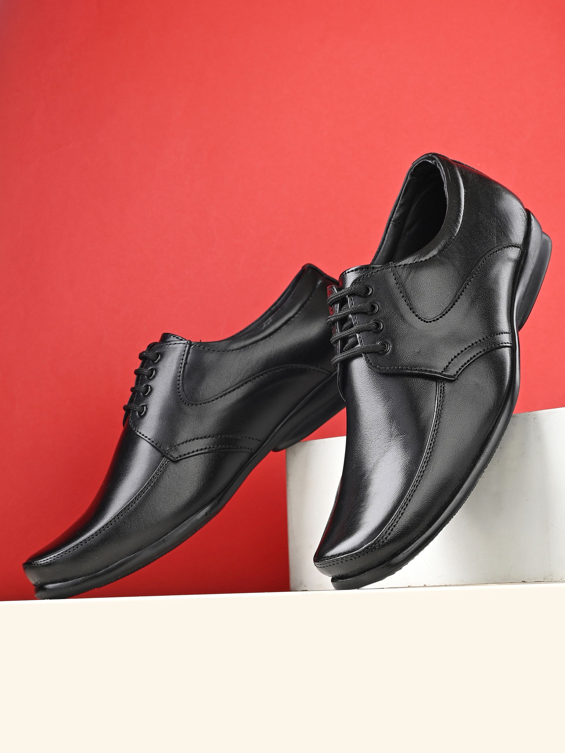     			Footloose Black Men's Derby Formal Shoes