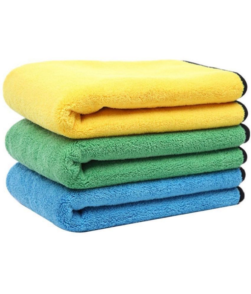     			Auto Hub Multicolor 800 GSM Drying Towel For Automobile ( Pack of 3 )