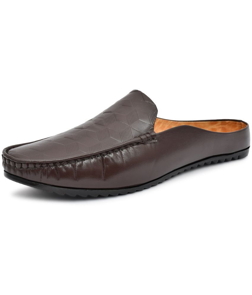     			Akiko Brown Men's Slip on