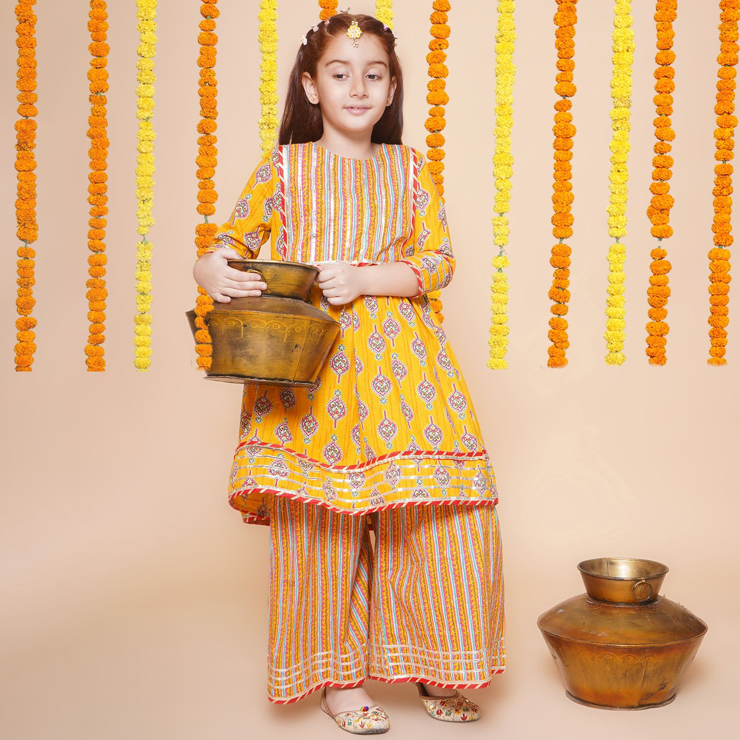     			Arshia Fashions Yellow Cotton Blend Girls Kurta and Sharara Set ( Pack of 1 )