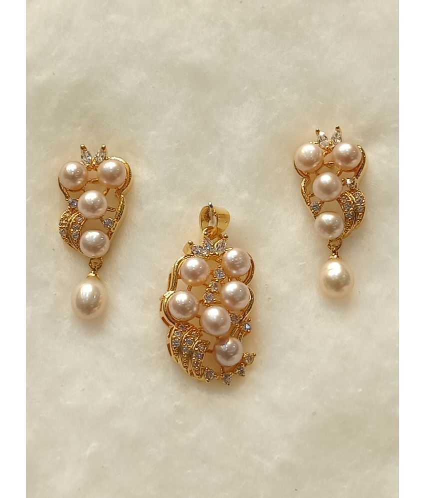     			Mannatraj Pearls & Jewellers Gold Pendant set ( Pack of 1 )