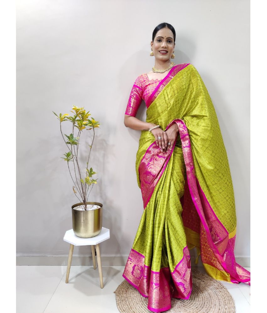     			Apnisha Banarasi Silk Embellished Saree With Blouse Piece - Mauve ( Pack of 1 )