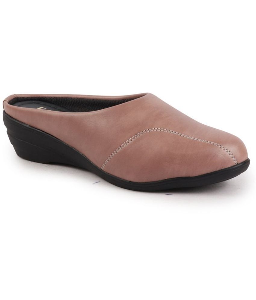     			Fausto Peach Women's Mules Heels