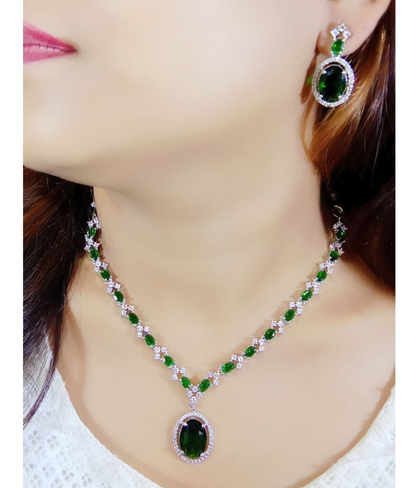     			Ladymania Green Alloy Necklace Set ( Pack of 1 )