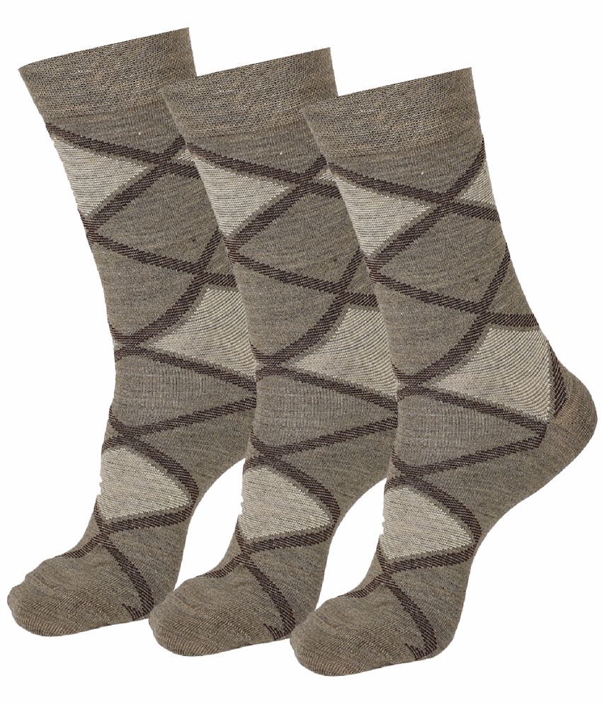     			Bodycare Cotton Blend Men's Printed Olive Mid Length Socks ( Pack of 3 )