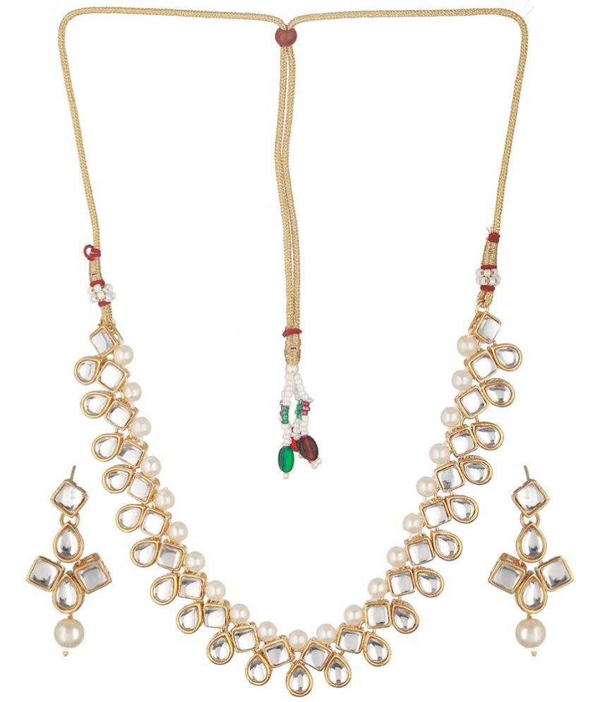     			AATMANA Golden Alloy Necklace Set ( Pack of 1 )