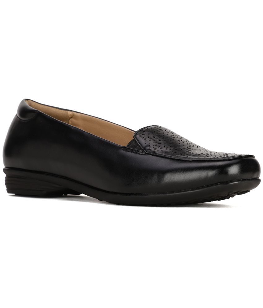     			Bata Black Women's Casual Ballerinas