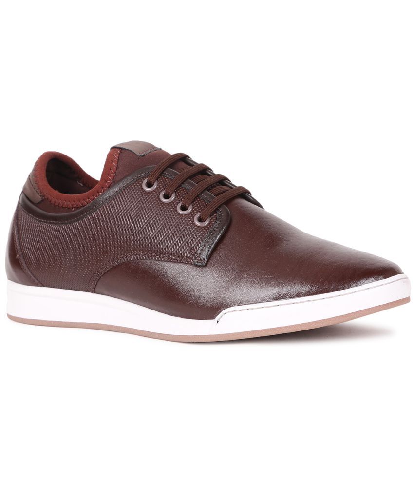     			Bata Brown Men's Sneakers