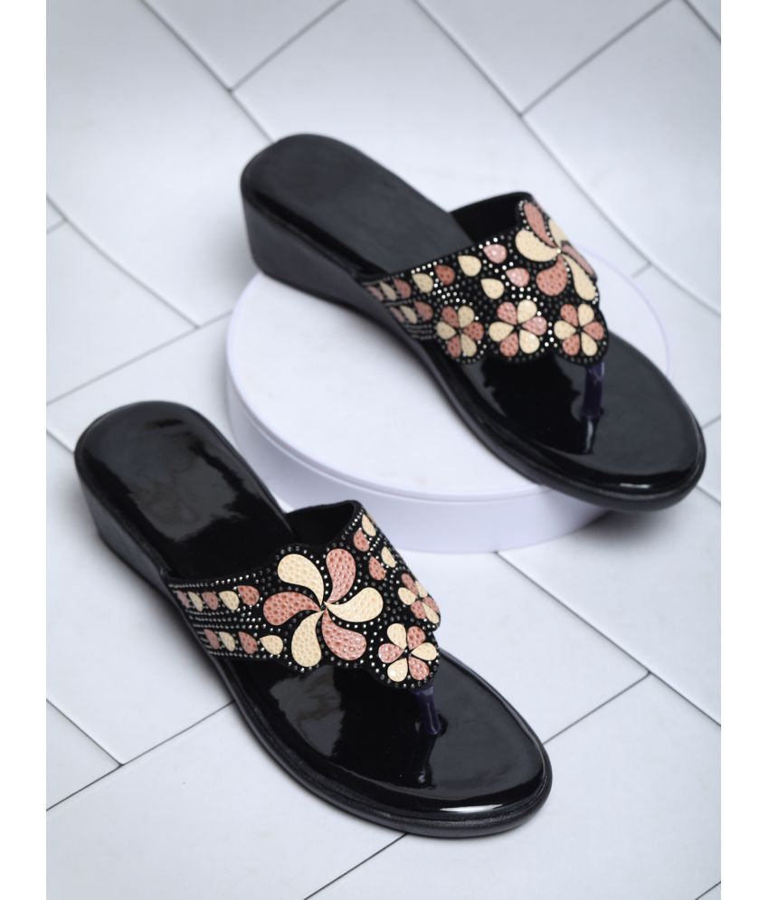     			Fabbmate Black Women's Flats