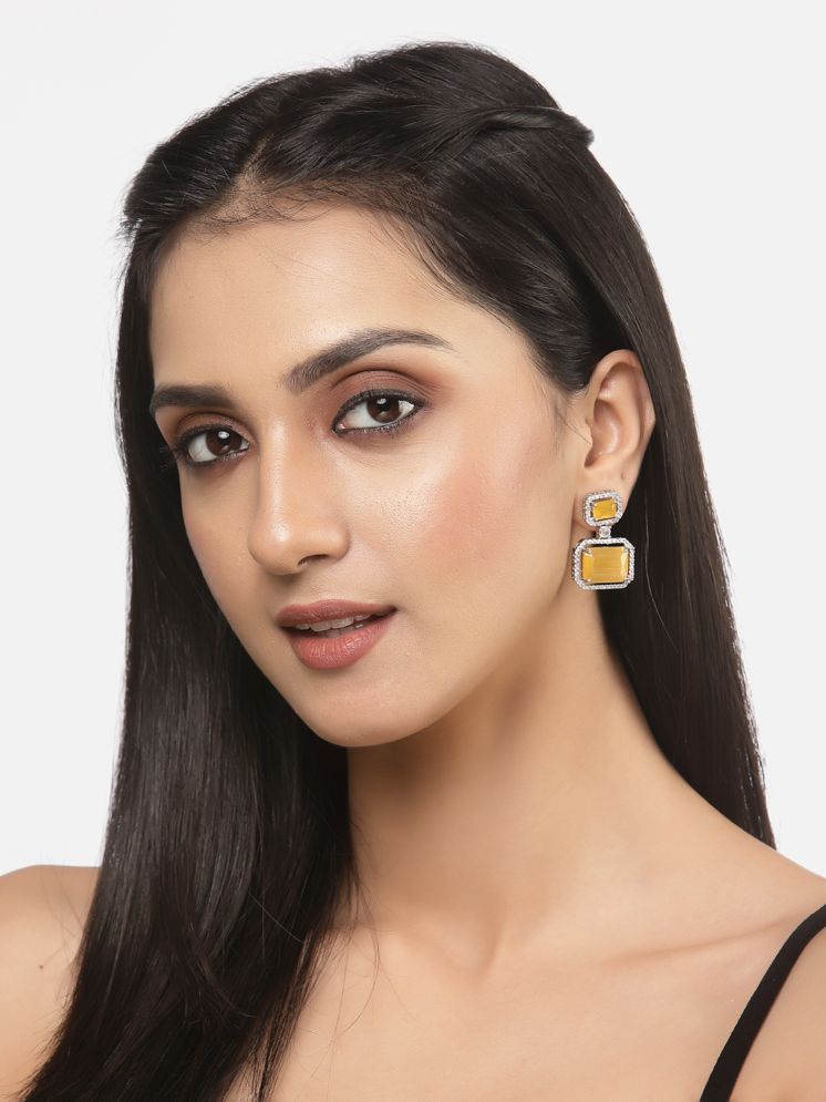     			Zeneme Yellow Danglers Earrings ( Pack of 1 )