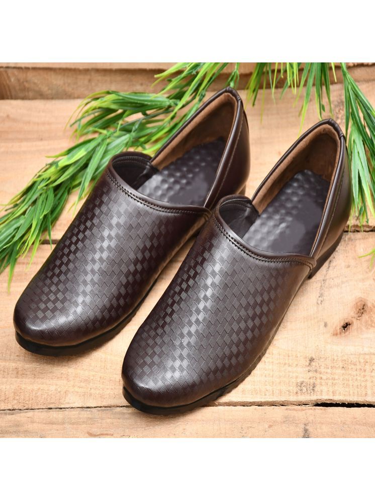     			ORIESTAR Brown Men's Jutti