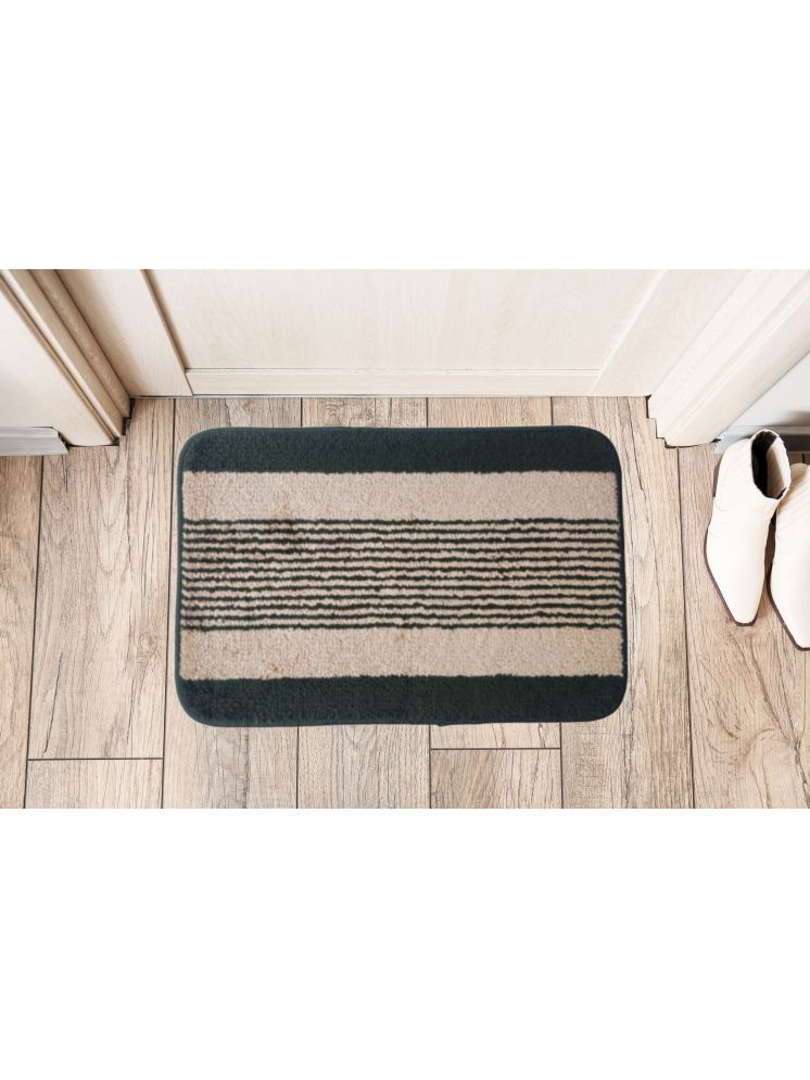     			UrbanArts Anti-skid Microfibre Bath Mat 40x60 cm ( Pack of 1 ) - Green