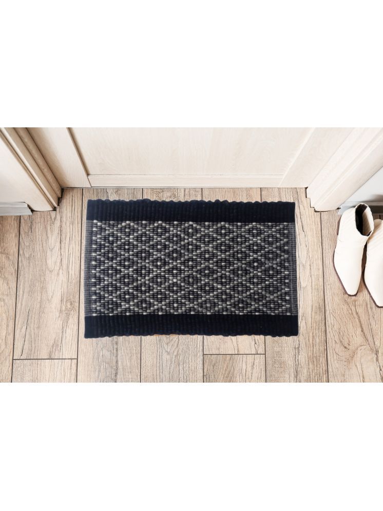     			UrbanArts - Regular Polycotton Door Mat ( 60 X 40 cm ) Single - Black