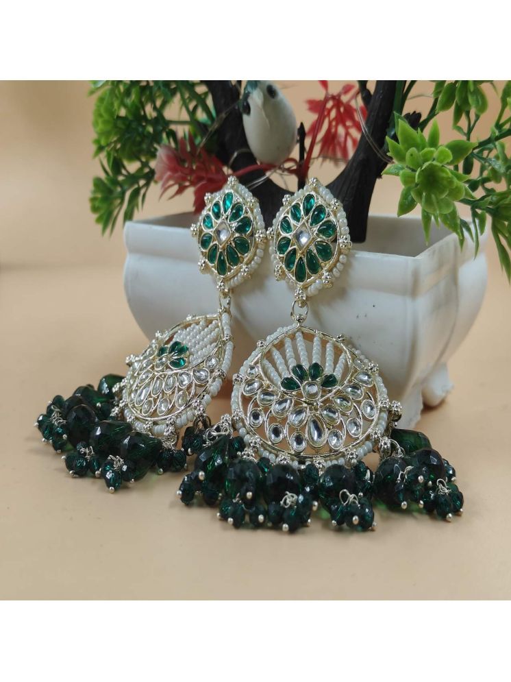     			Jiyanshi fashion Green Chandbalis Earrings ( Pack of 1 )