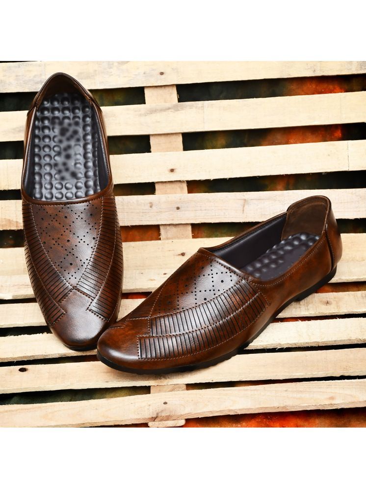     			ORIESTAR Brown Men's Jutti