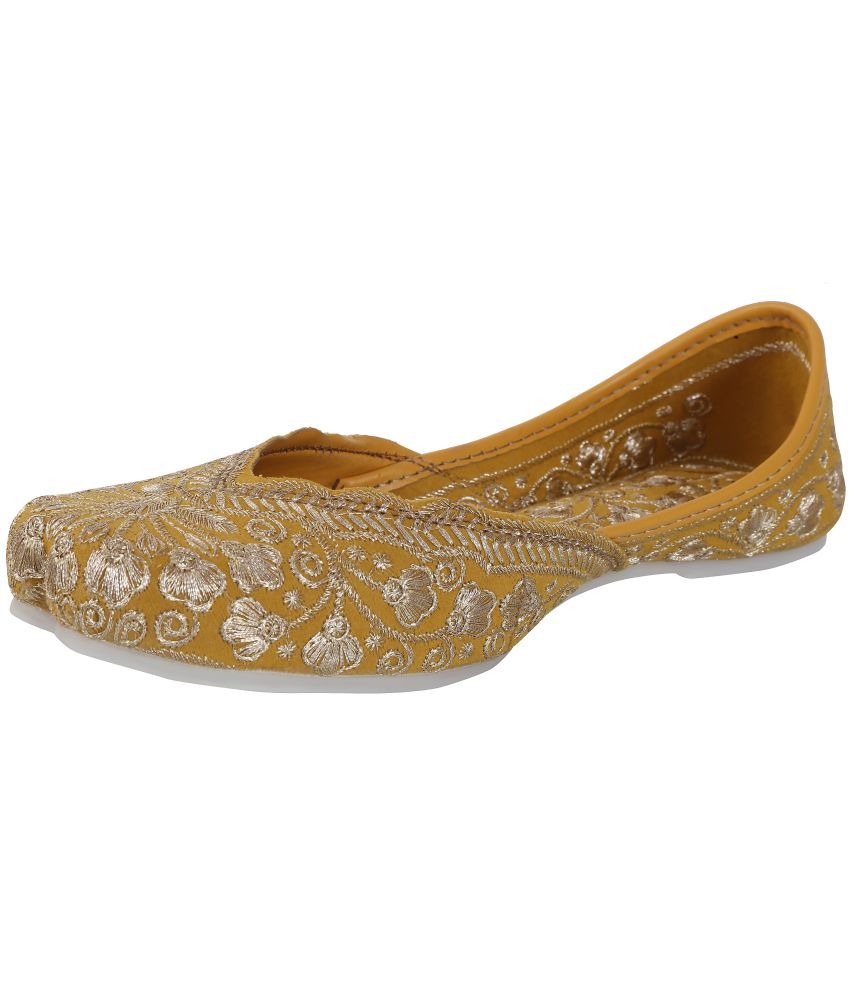     			Catbird Yellow Women's Mojaris