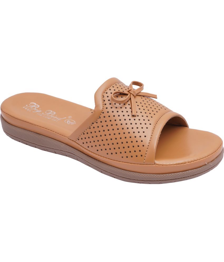     			BIG BIRD Tan Women's Flats