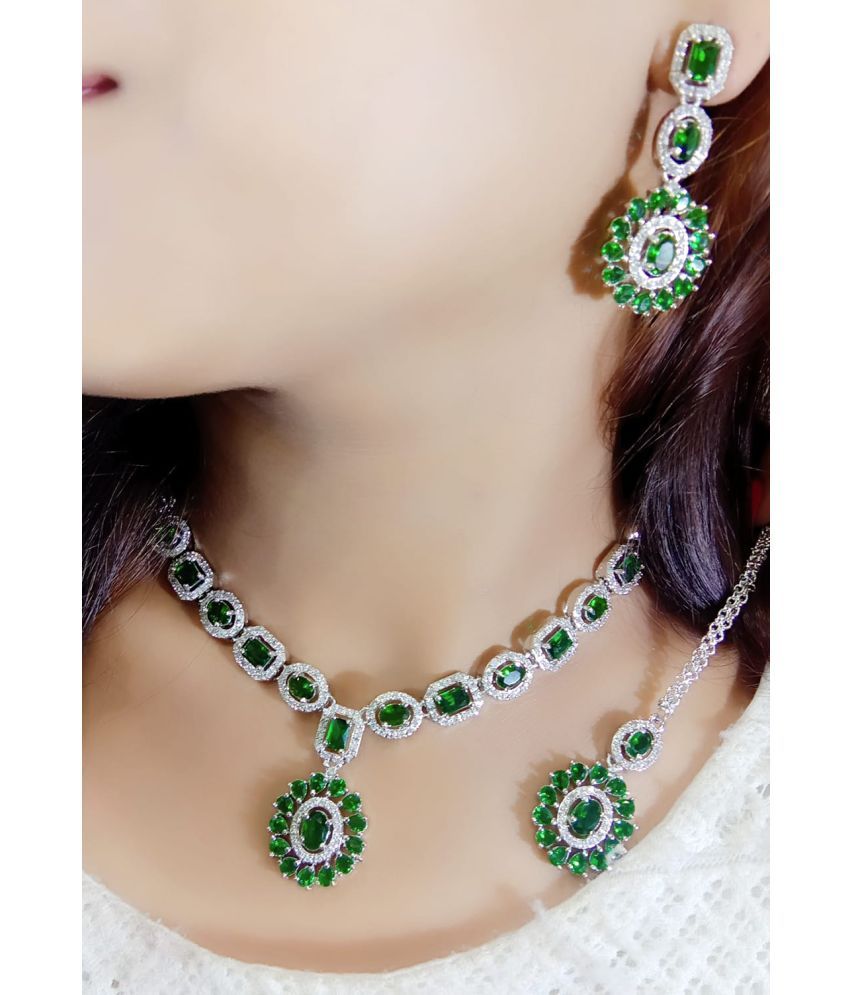     			Ladymania Green Alloy Necklace Set ( Pack of 1 )