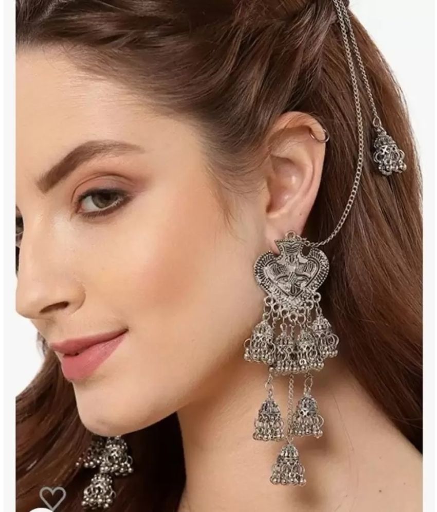     			Samridhi DC Silver Drop Earrings ( Pack of 1 )