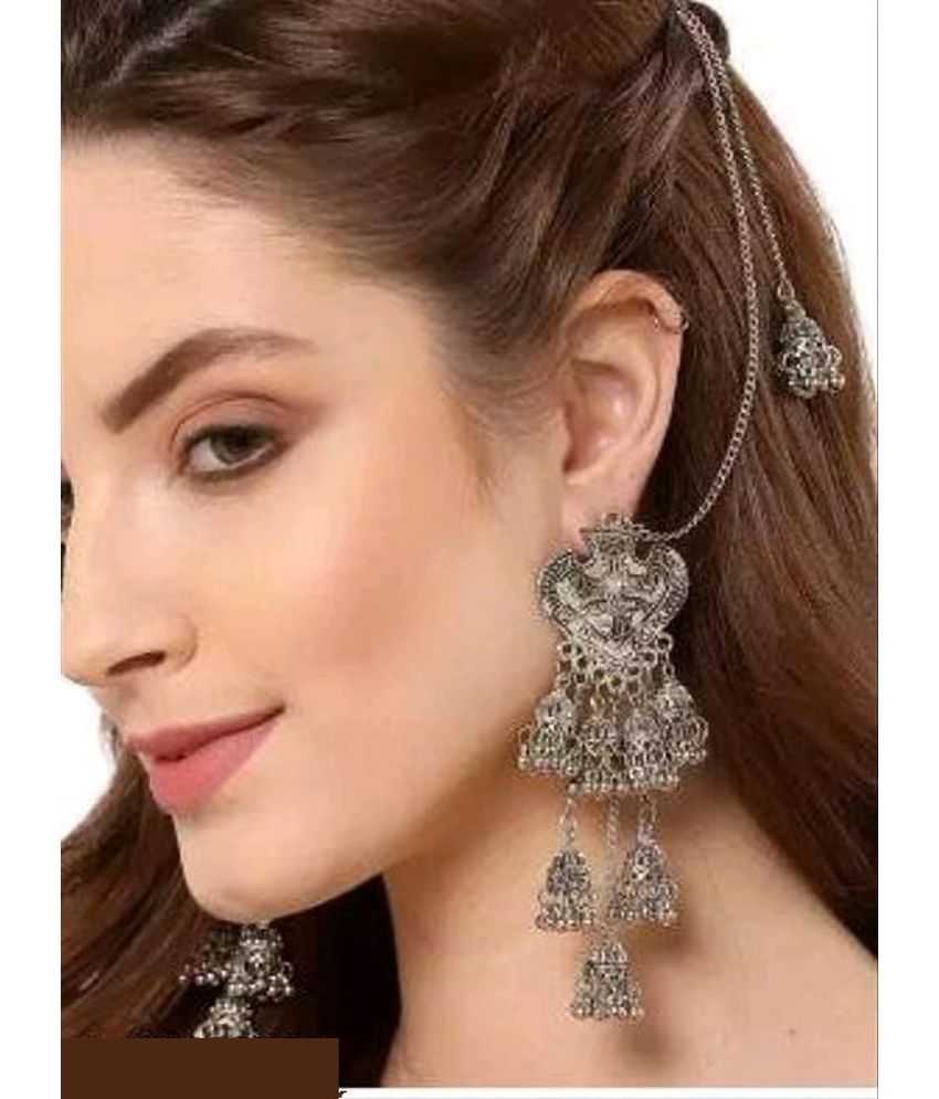     			Samridhi DC Silver Drop Earrings ( Pack of 1 )