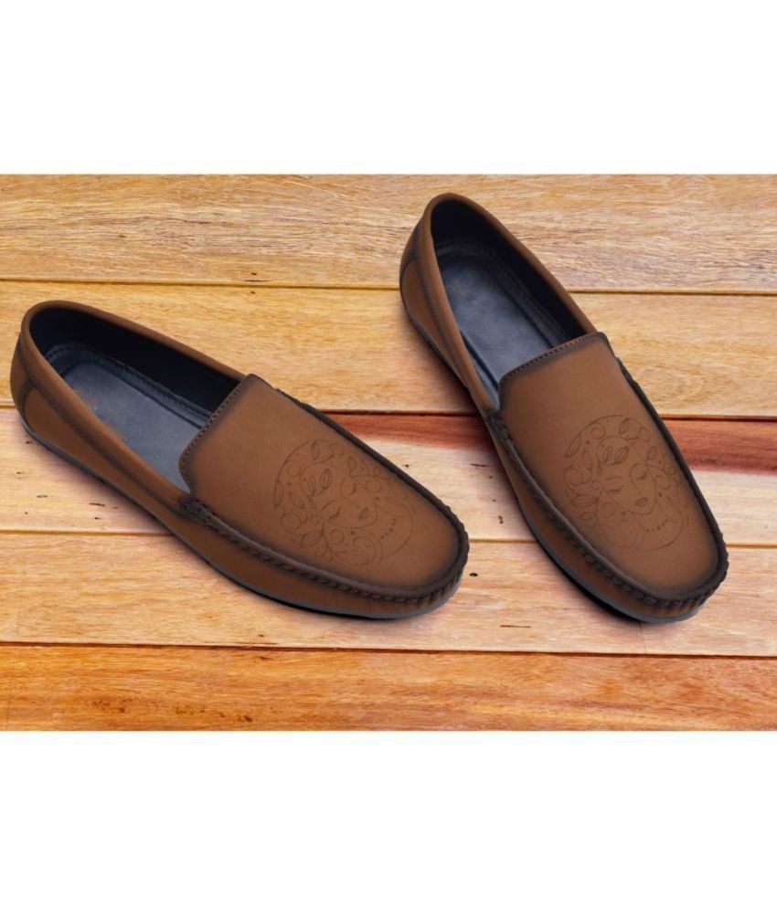     			Akiko Brown Men's Slip on