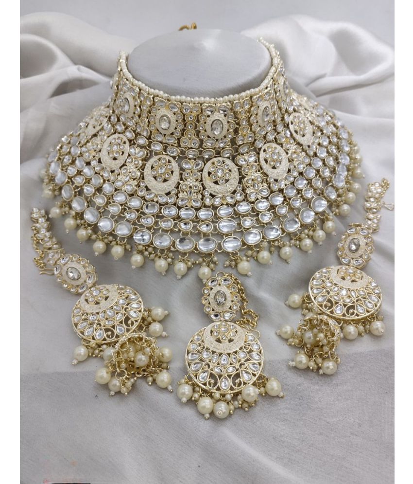     			Padmavati Bangles White Alloy Necklace Set ( Pack of 1 )