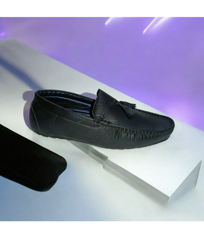     			Akiko Black Men's Slip on