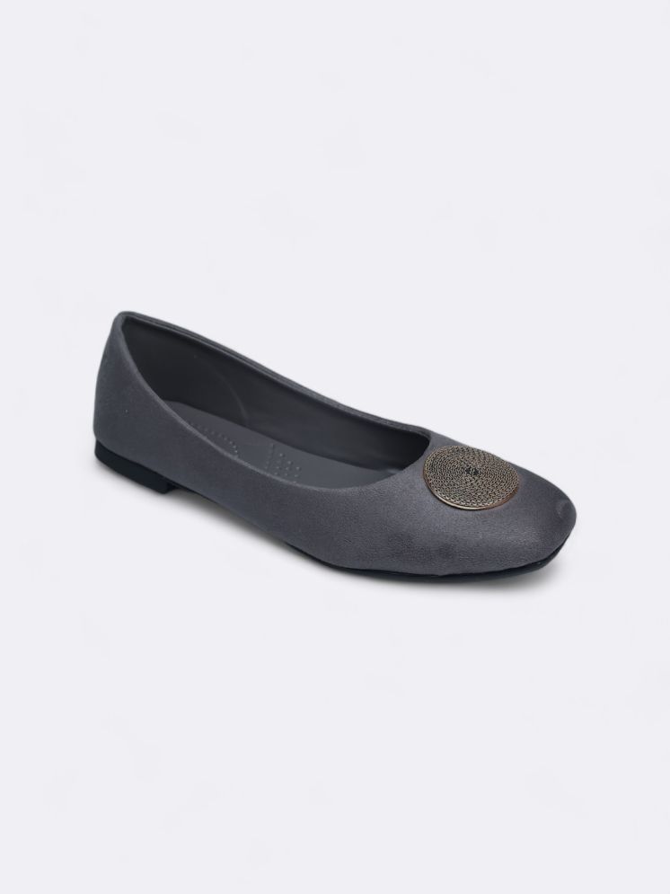     			PLANET WALK Gray Women's Casual Ballerinas