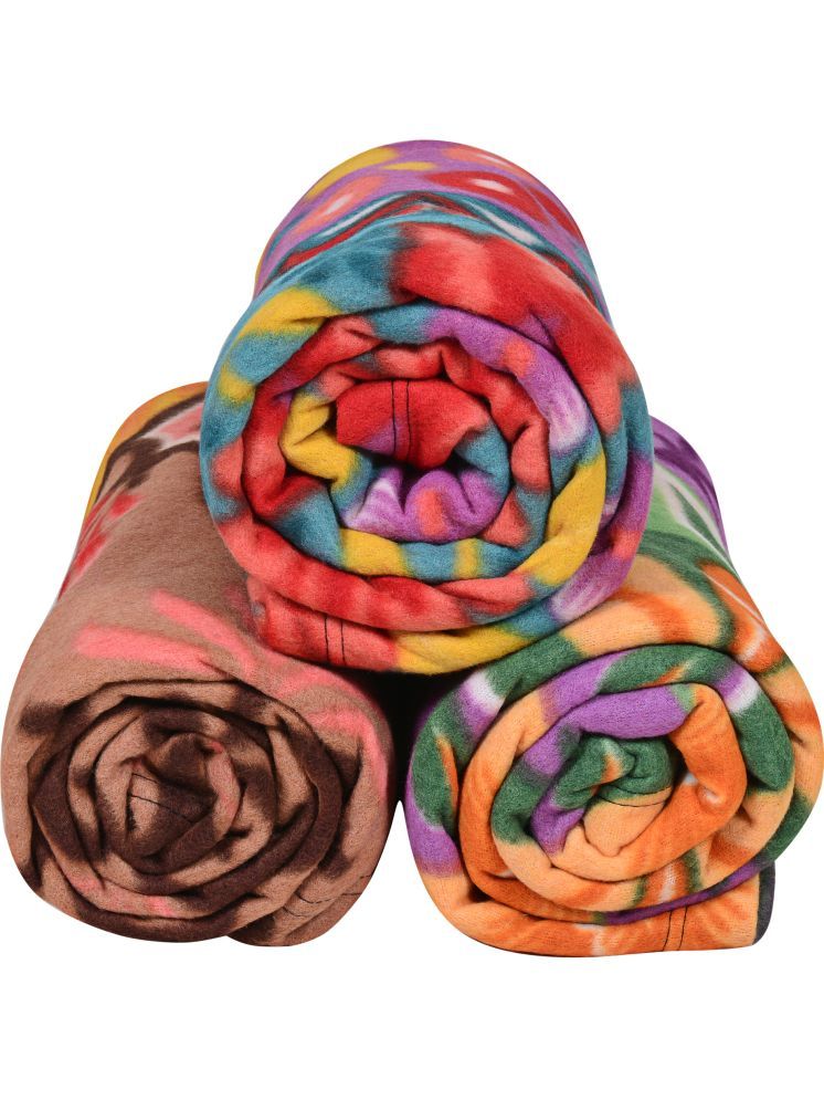     			FuzzyNest Microfiber Abstract Printed Single Bed Blanket ( 220 cm x 152 cm ) - Multicolor ( Pack of 3 )