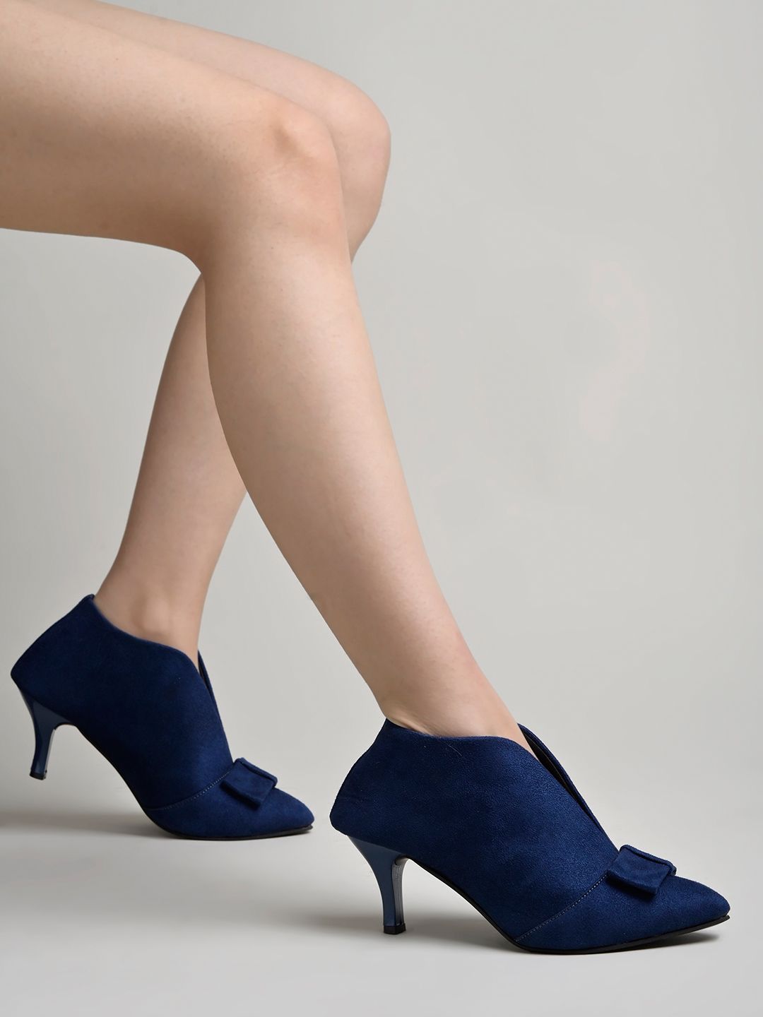     			Shoetopia Solid Bow Detailed Blue Pumps For Girls